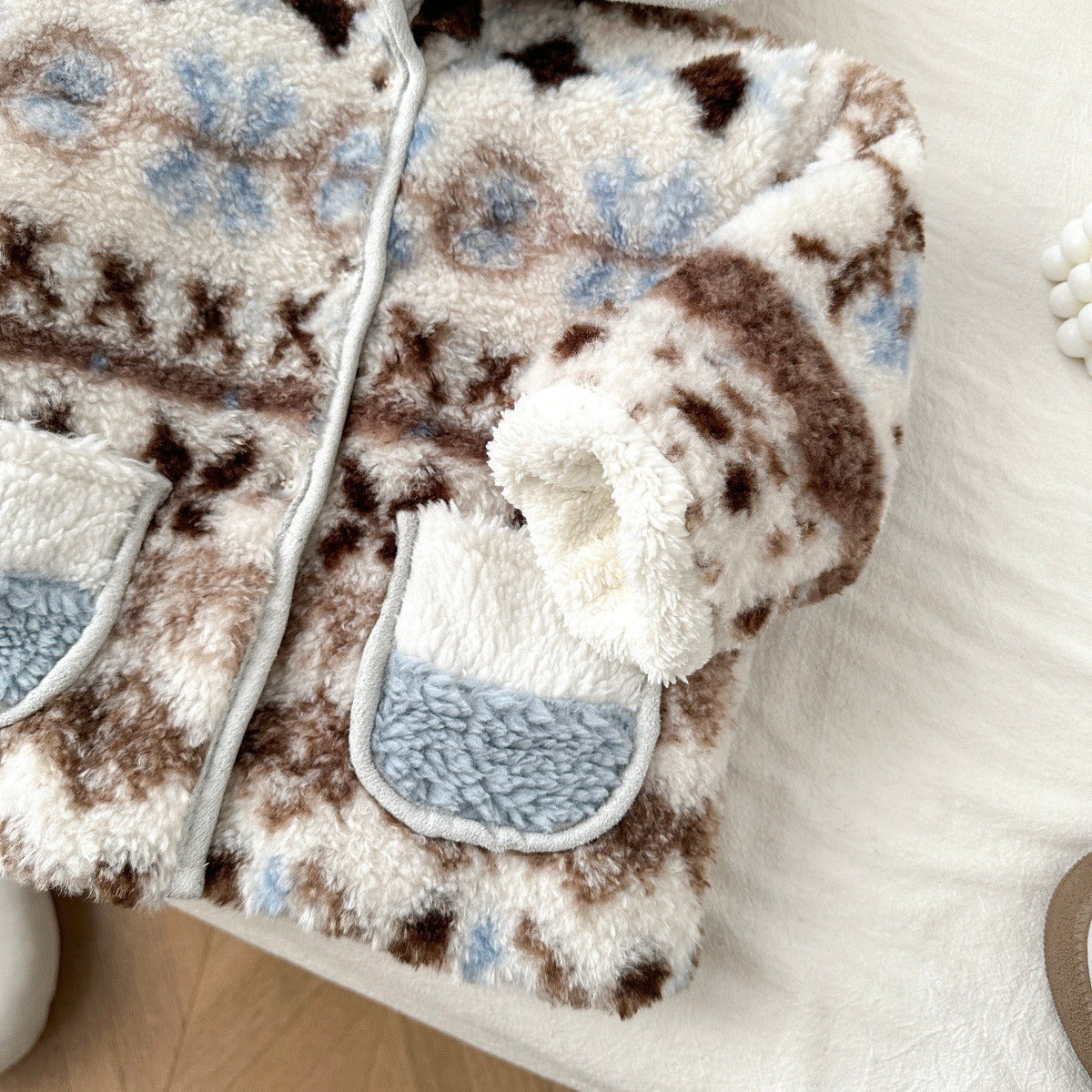 Girls Warm Thick Outerwear Fleece Hooded Coat with Cute Two Pockets At the Front